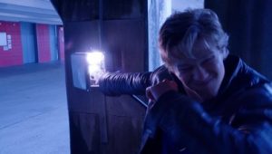 MacGyver 1×14 Fish Scaler