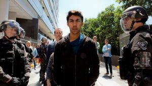 Cleverman 2×1
