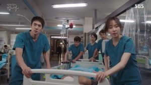 Romantic Doctor, Teacher Kim 1×1